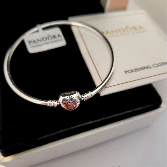 New Pandora Moments Heart Claps Bangle Bracelet for women's size 7.1 inches - Picture 2 of 8